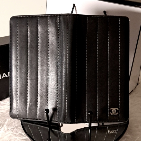 Chanel Mademoiselle Wallet in Good Condition - Picture 16 of 17